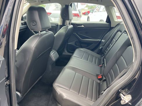 Certified 2024 Volkswagen Jetta SE FWD image 21