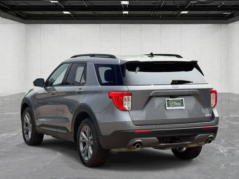 Used 2022 Ford Explorer XLT w/ Equipment Group 202A AWD/4WD image 7
