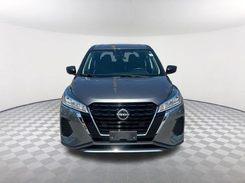 Used 2022 Nissan Kicks S w/ Interior Electronics Package FWD image 2