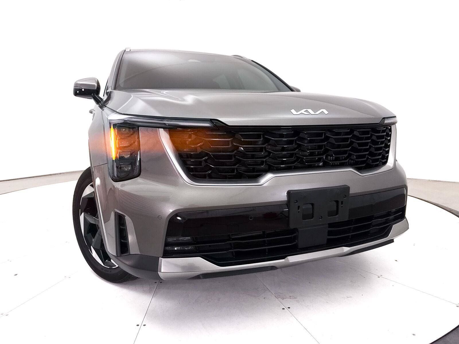 Used 2025 Kia Sorento EX FWD image 7