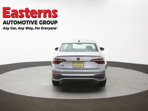 Used 2024 Volkswagen Jetta SE FWD image 35