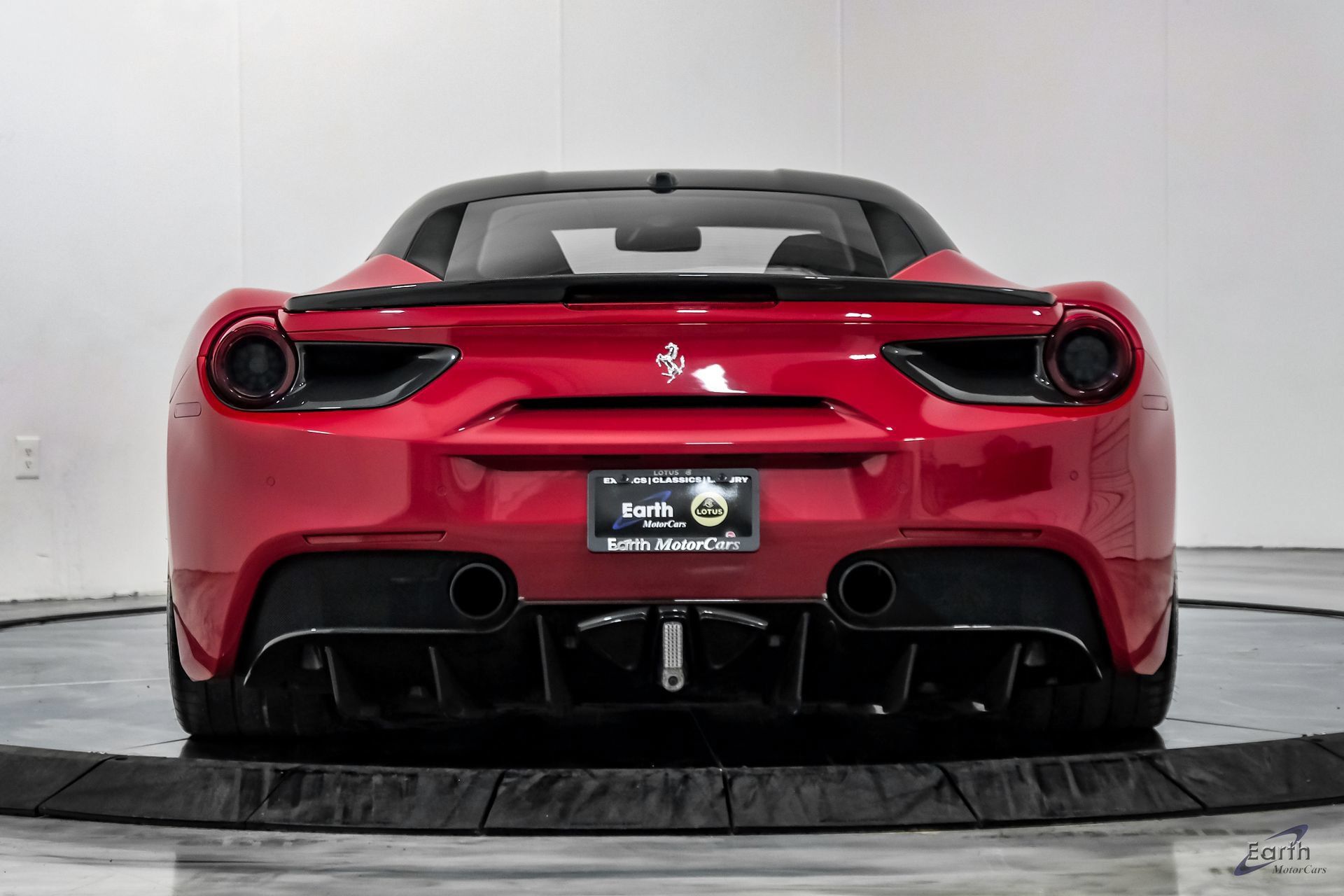 Used 2017 Ferrari 488 GTB RWD image 14