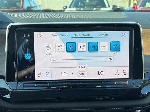 Certified 2025 Volkswagen Atlas SE w/ Panoramic Sunroof Package FWD image 23