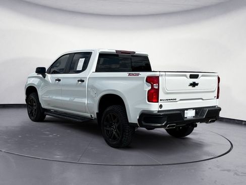 Used 2021 Chevrolet Silverado 1500 LT Trail Boss w/ Convenience Package II AWD/4WD image 3