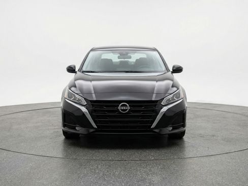 Used 2025 Nissan Altima 2.5 SV image 2