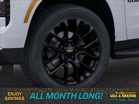 New 2026 Chevrolet Suburban LT image 9