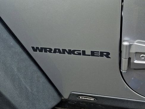 Used 2015 Jeep Wrangler Sport AWD/4WD image 29