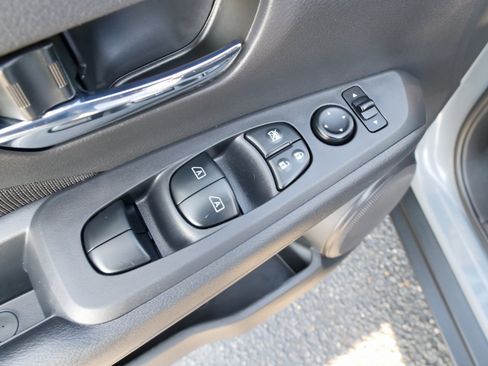 Used 2021 Nissan Kicks SV image 18