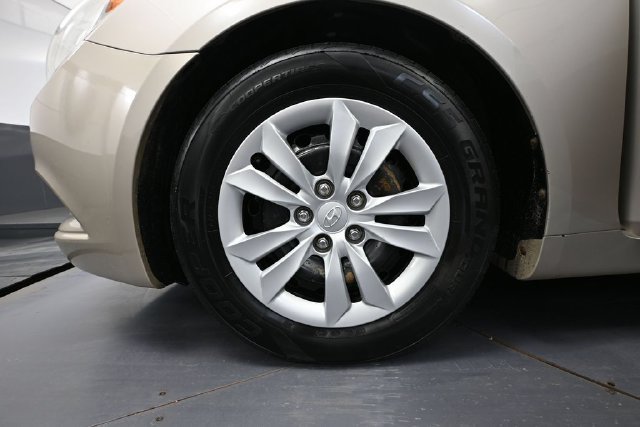Used 2011 Hyundai Sonata GLS FWD image 12