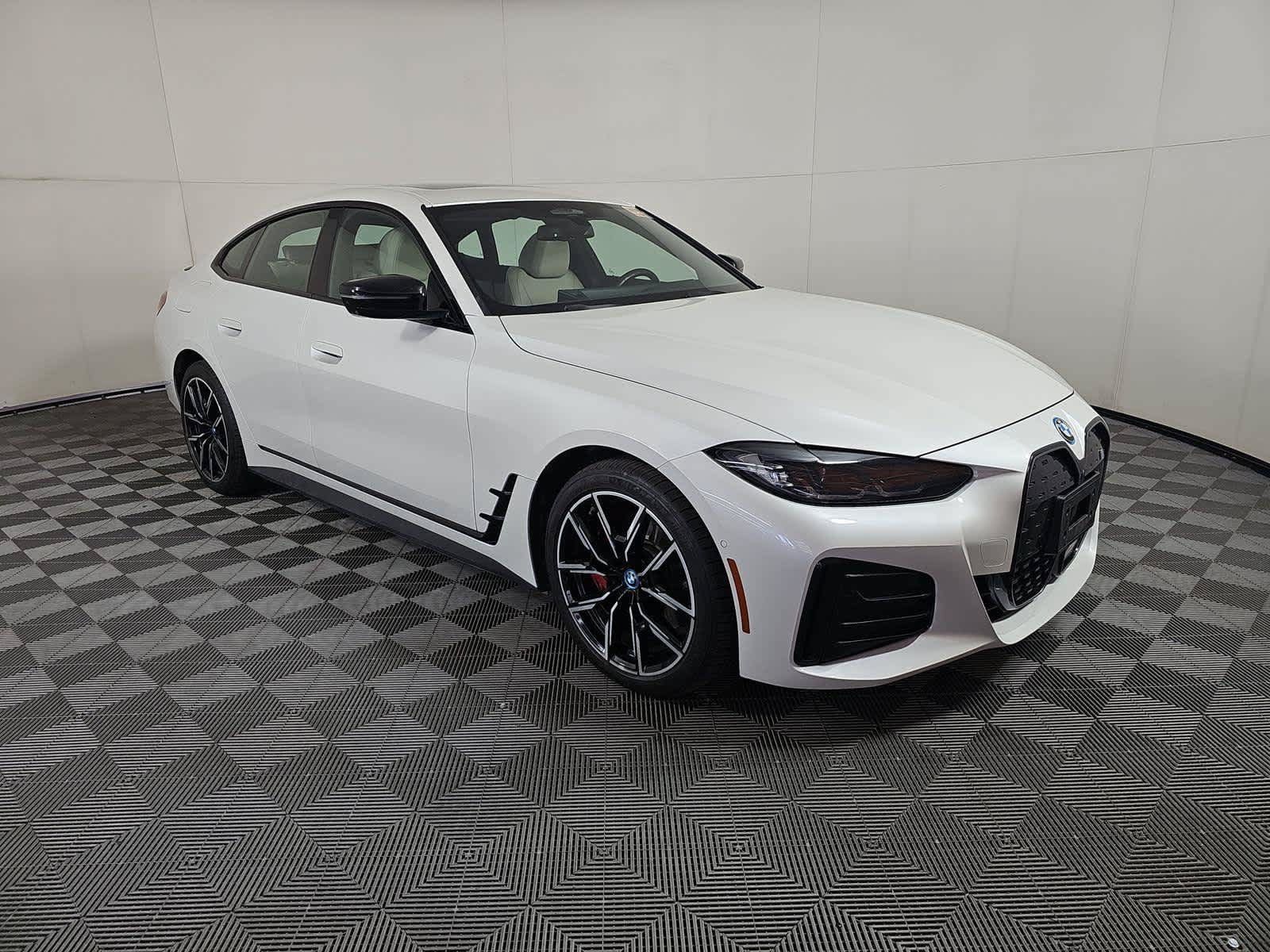 Used 2023 BMW i4 eDrive40 w/ M Sport Package RWD image 3