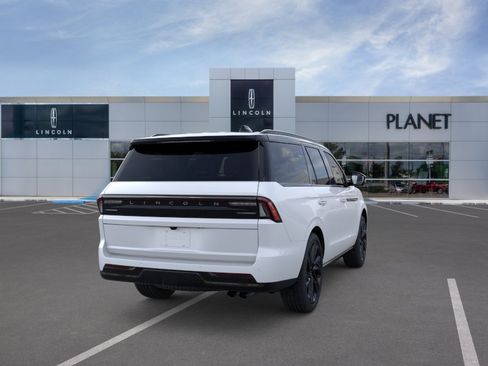 New 2026 Lincoln Navigator Black Label AWD/4WD image 8