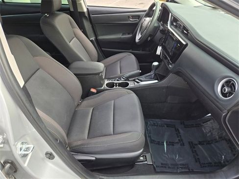 Used 2017 Toyota Corolla LE image 20
