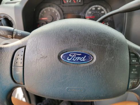 Used 2017 Ford E-450 and Econoline 450 Super Duty w/ Power Windows & Locks Group image 16