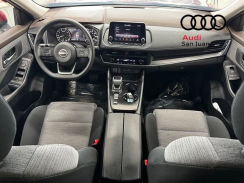 Used 2023 Nissan Rogue SV image 6