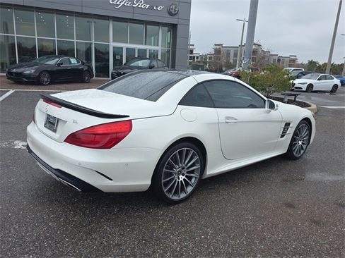 Used 2020 Mercedes-Benz SL 550 image 4