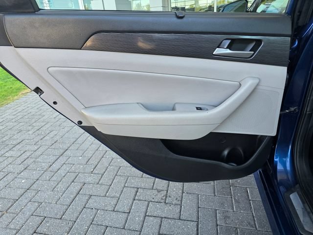 Used 2019 Hyundai Sonata Limited w/ Ultimate Package 04 FWD image 18