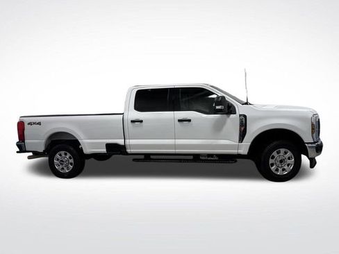 Used 2024 Ford F250 XLT image 2