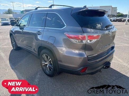 Used 2016 Toyota Highlander XLE AWD/4WD image 13