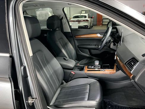 Used 2023 Audi Q5 2.0T Premium w/ Convenience Package image 10