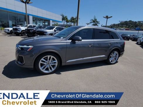 Used 2025 Audi Q7 3.0T Premium Plus w/ Premium Plus Package AWD/4WD image 5