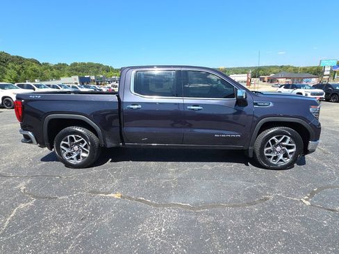 Used 2022 GMC Sierra 1500 SLT w/ SLT Convenience Package AWD/4WD image 11