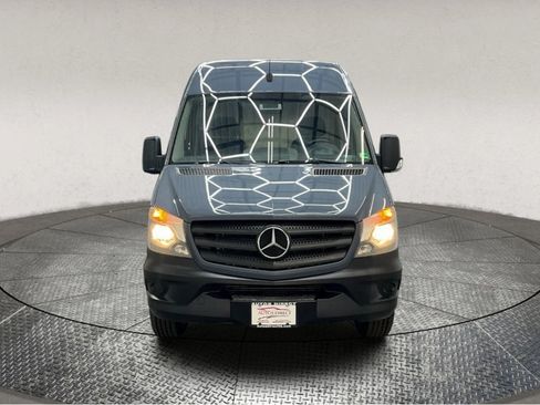 Used 2018 Mercedes-Benz Sprinter 2500 image 2