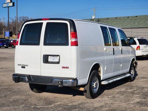 Used 2024 GMC Savana 2500 w/ Driver Convenience Package image 5