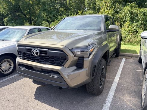 Used 2024 Toyota Tacoma TRD Off-Road AWD/4WD image 1