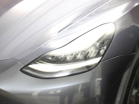 Used 2020 Tesla Model Y Long Range image 4