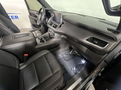 Certified 2024 Chevrolet Suburban RST w/ Luxury Package AWD/4WD image 30