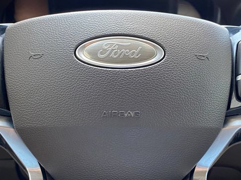 Used 2023 Ford Explorer Platinum w/ Technology Package AWD/4WD image 19