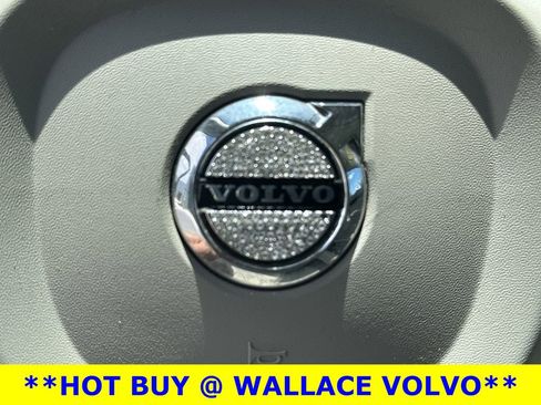 Used 2019 Volvo XC90 T5 Momentum w/ Multimedia Package image 21