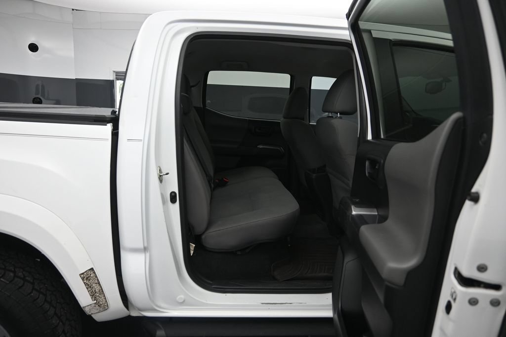 Used 2017 Toyota Tacoma SR5 w/ Tow Package AWD/4WD image 25