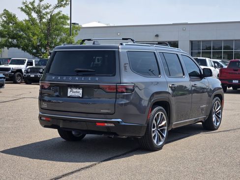 Certified 2023 Jeep Wagoneer Series III w/ Premium Group I AWD/4WD image 3