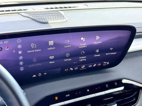 Used 2025 Buick Enclave Preferred image 30