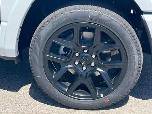New 2026 RAM 1500 Laramie AWD/4WD image 11