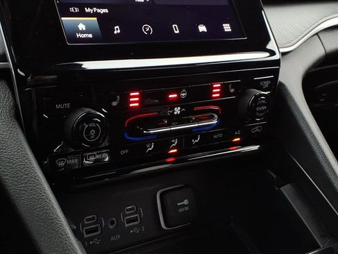 Used 2024 Jeep Grand Cherokee L Laredo image 21