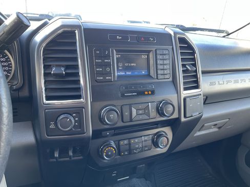 Used 2017 Ford F250 XLT w/ FX4 Off-Road Package image 16