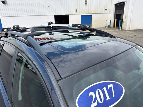Used 2017 Subaru Forester 2.5i Premium AWD/4WD image 3