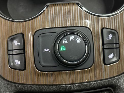 Used 2023 GMC Acadia SLE w/ Driver Convenience Package image 32