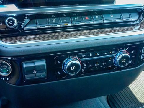 Used 2025 GMC Sierra 2500 SLE w/ SLE Value Package; image 31