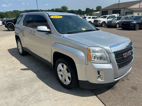 Used 2013 GMC Terrain SLE w/ Safety Package FWD image 3