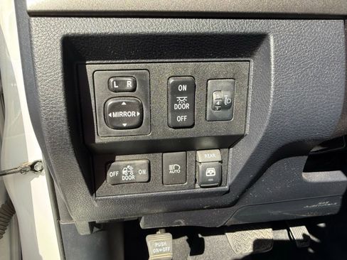 Used 2018 Toyota Tundra SR5 w/ TRD Off Road Package image 12