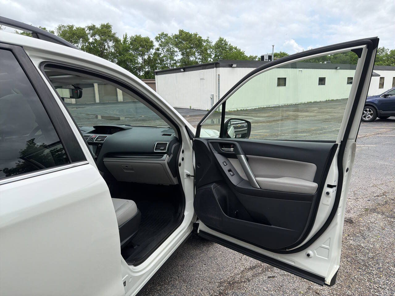 Used 2017 Subaru Forester 2.5i Limited w/ Protection Package #2 AWD/4WD image 39