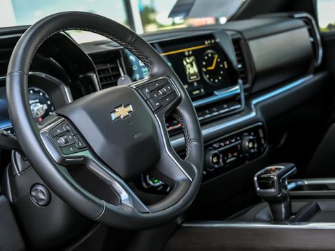 Used 2024 Chevrolet Silverado 1500 High Country w/ Technology Package AWD/4WD image 21