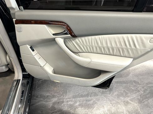 Used 2006 Mercedes-Benz S 500 4MATIC image 11