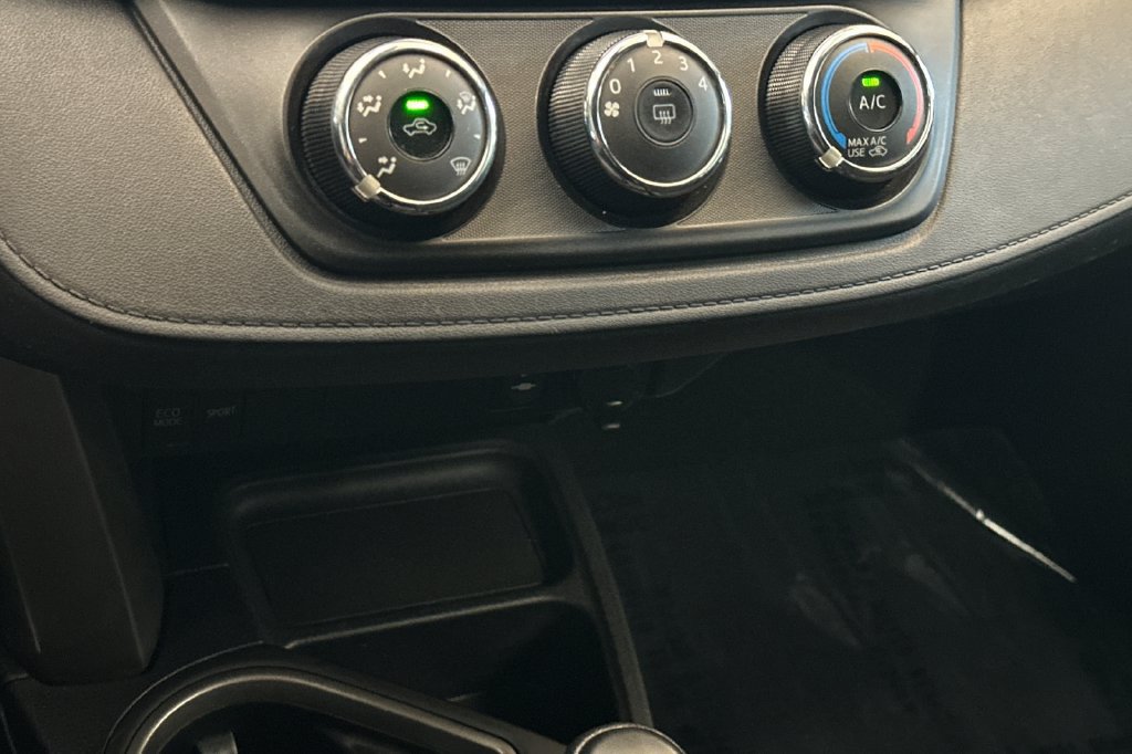 Used 2017 Toyota RAV4 LE FWD image 20