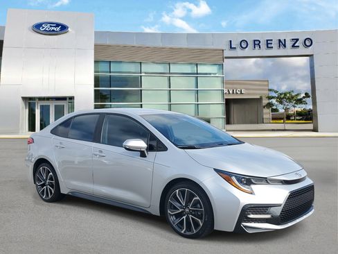 Used 2021 Toyota Corolla SE image 3