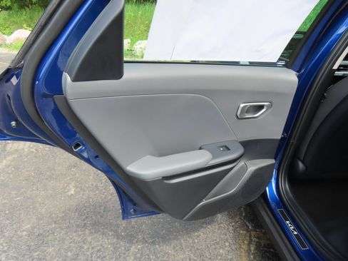 New 2025 Kia K4 LXS image 23