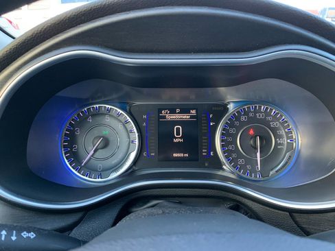 Used 2016 Chrysler 200 Limited FWD image 12